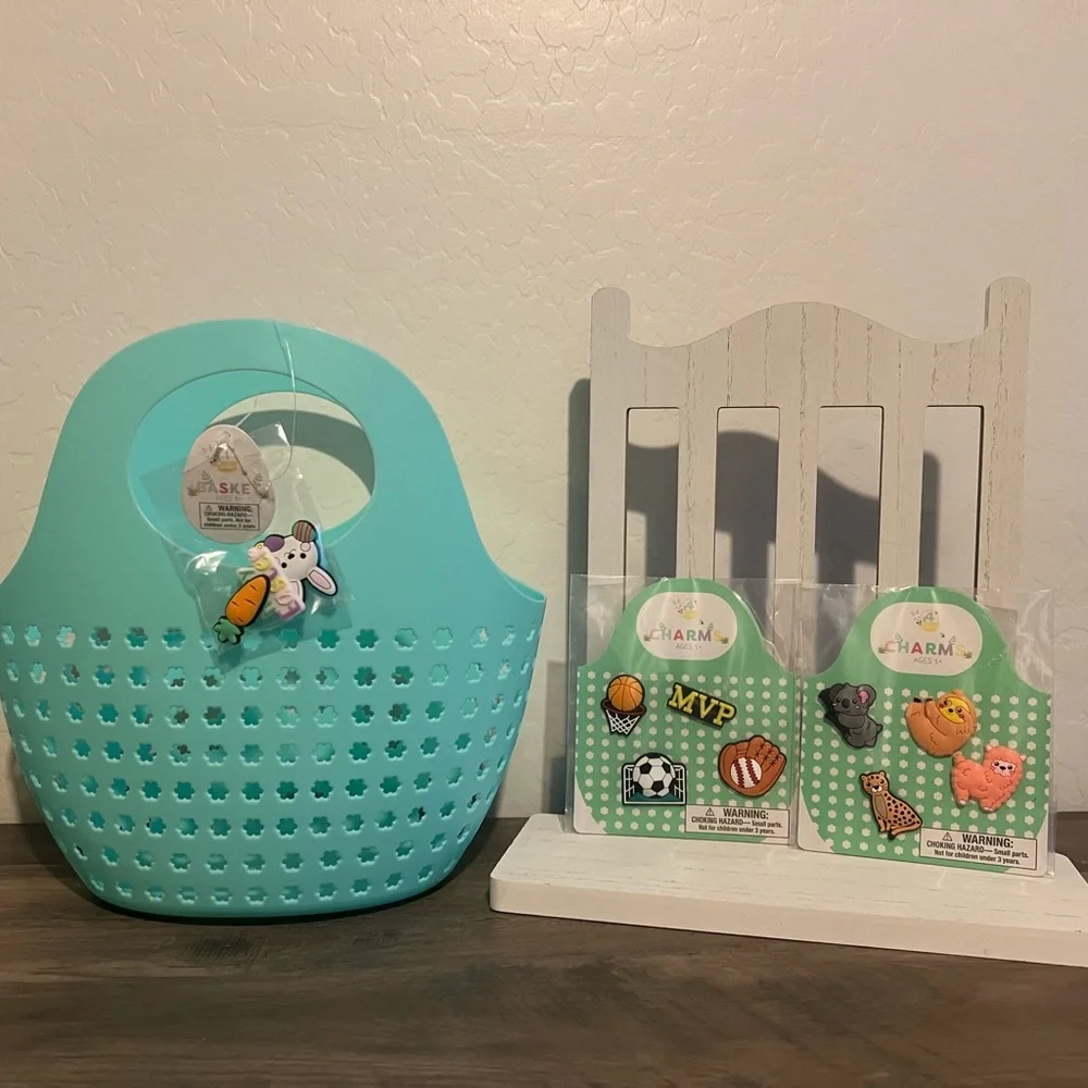 Target Bullseyes Playground Silicone Easter Basket with 2 Set of Charms -Blue